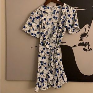Top shop wrap dress in floral pattern